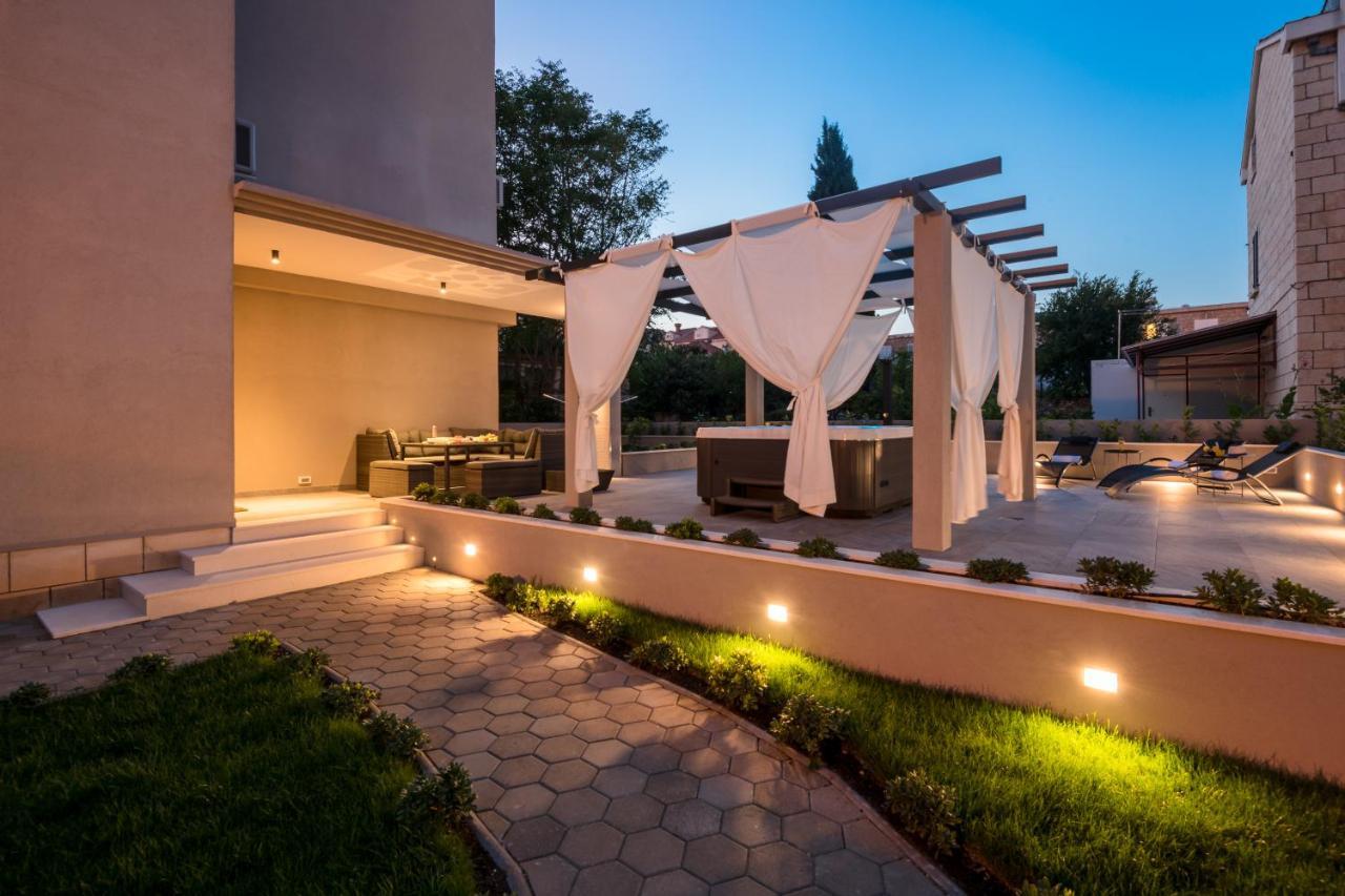 Family Apartment Dubrovnik - Private Jacuzzi Terrace, Private Parking Exterior foto