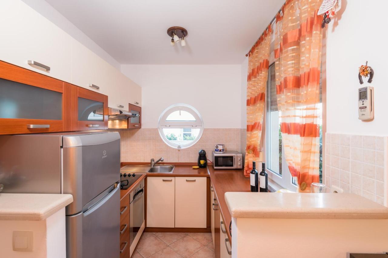 Family Apartment Dubrovnik - Private Jacuzzi Terrace, Private Parking Exterior foto
